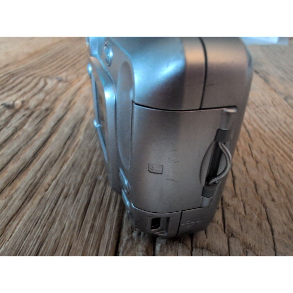 Kodak EasyShare C310 4.0MP 35mm Compact Digital Camera Parts Only Not Tested - Picture 5 of 16